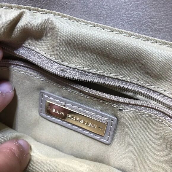 3AM Forever Tan Boho Floral Laser Cut Design Gold Chain Shoulder Bag - Picture 6 of 10